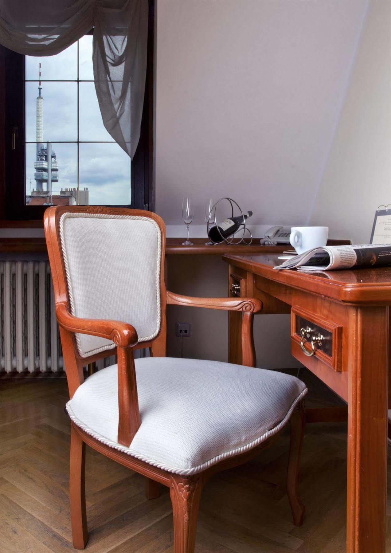 Louren Hotel Praga Cameră foto